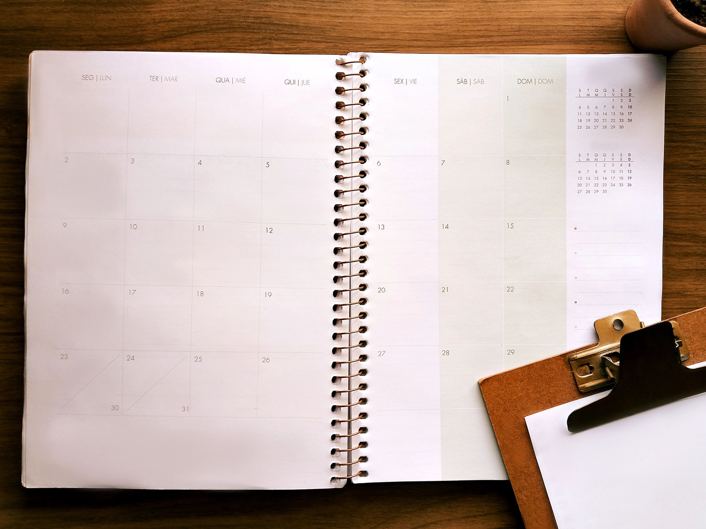Travel planning workspace with planner and documents